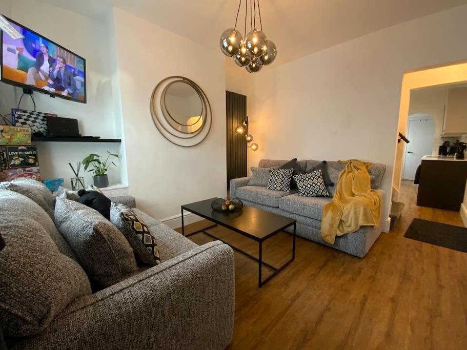 Centrally Located To The City Of Lincoln Eksteriør bilde