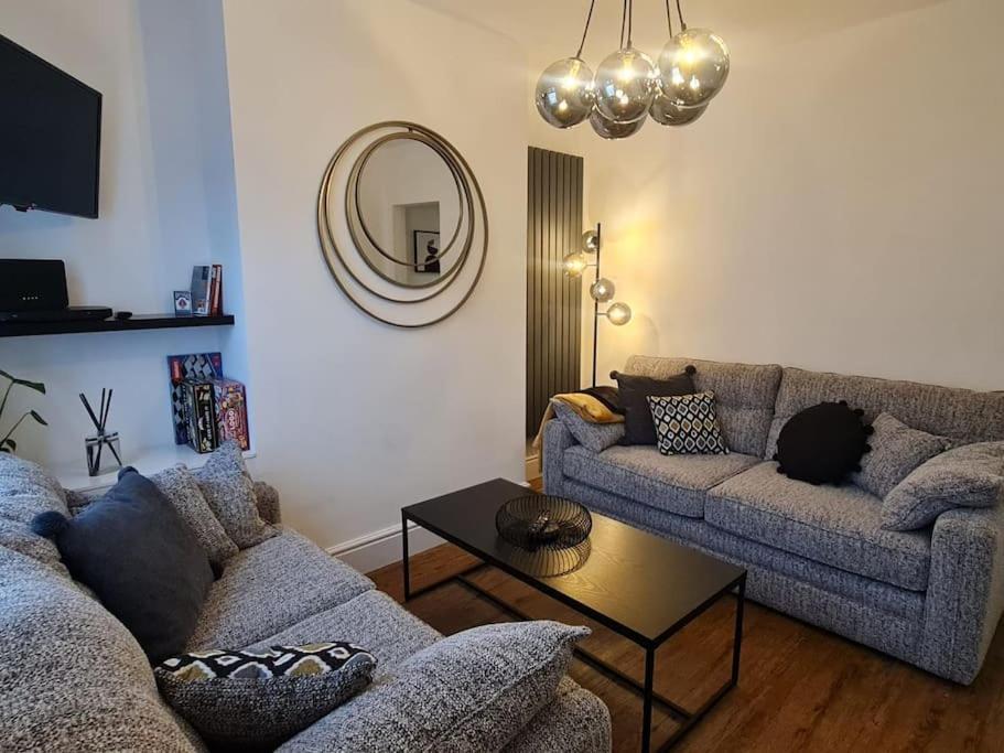 Centrally Located To The City Of Lincoln Eksteriør bilde