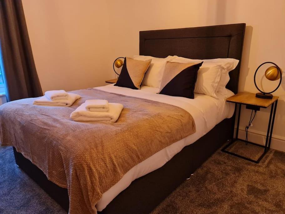 Centrally Located To The City Of Lincoln Eksteriør bilde